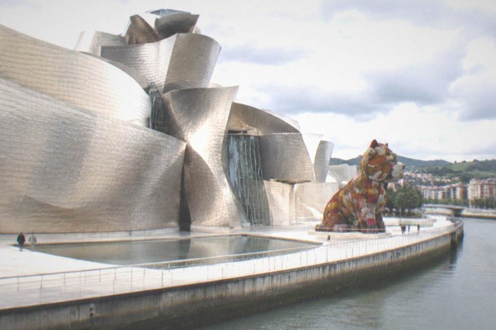 Jeff Koons' Puppy flower sculpture at the Guggenheim Museum Bilbao entrance